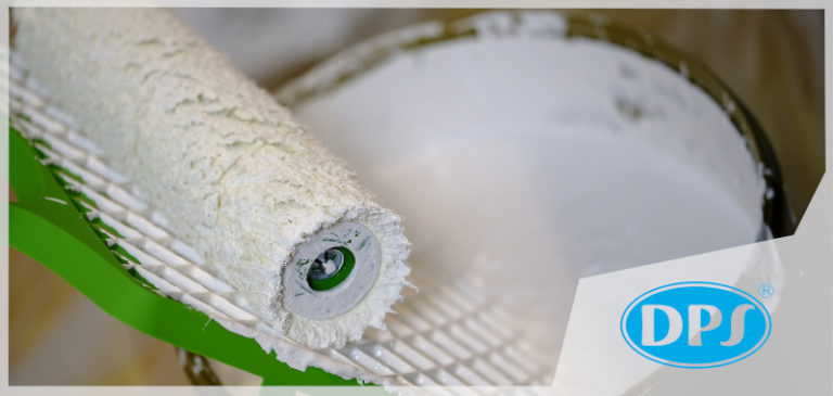 Jak zapobiegać plamom po gruntowaniu sufitu?