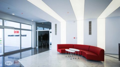 transparentny sufit i ściany